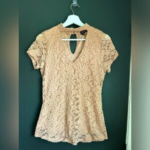 Lace nude/pink short sleeved blouse